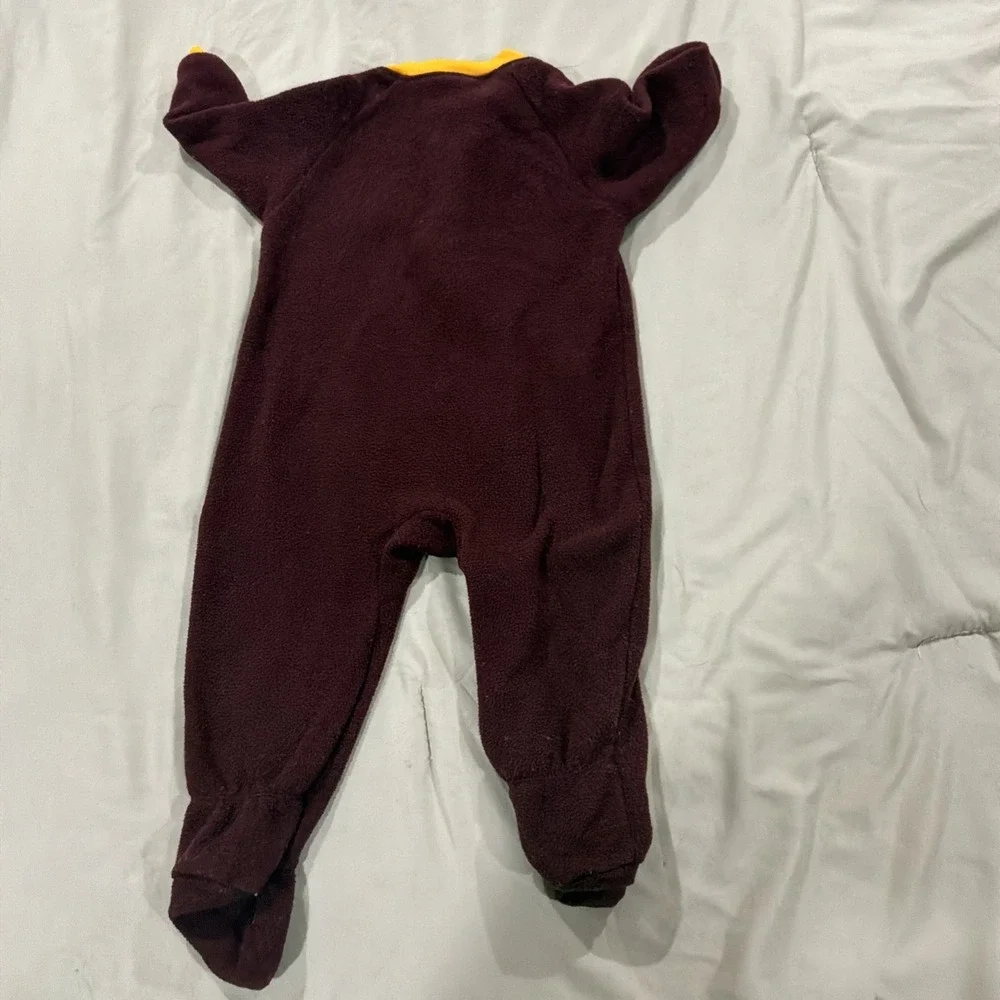 Infant/Baby Minnesota Gophers 6/9 Mo Footies Pajamas PJs‎ Rivalry Threads